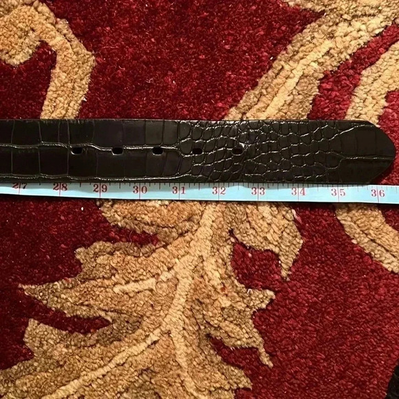 Banana Republic Women’s Black Vegan Leather Crocodile Embossed Belt - Picture 10 of 16